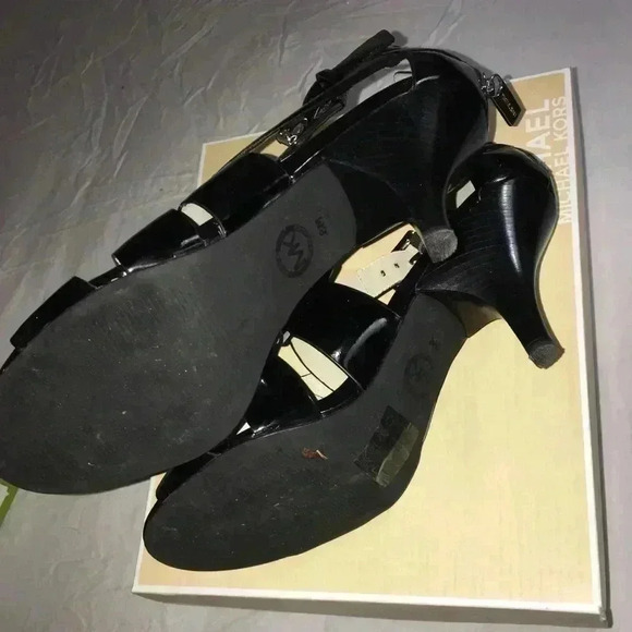 Michaels kors heels - Picture 3 of 4